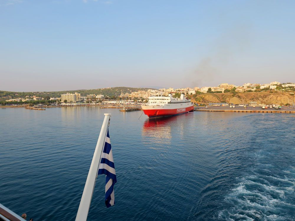 Fähre im Hafen von Rafina - Griechenland