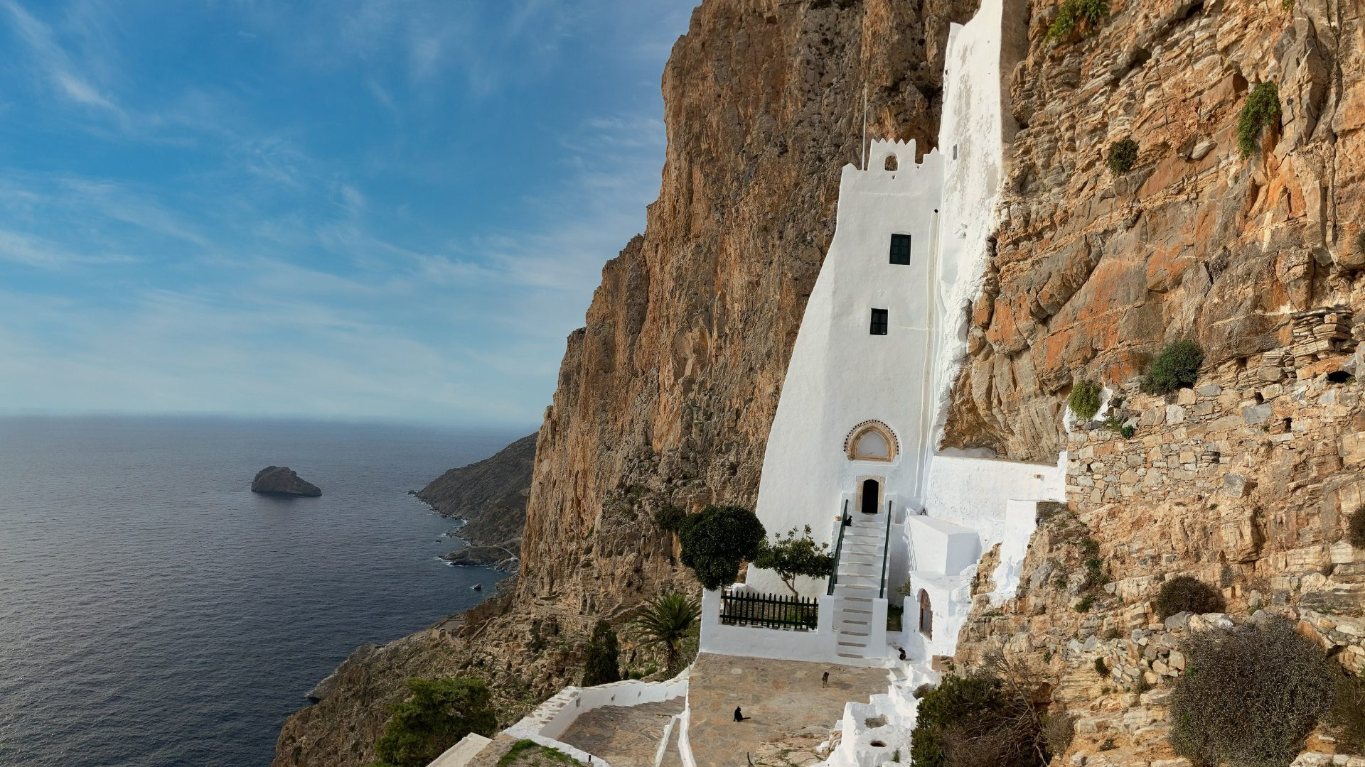 Kloster Panagia Hozoviotissa an der Klippe über der Ägäis - Amorgos - Kykladen - Griechenland