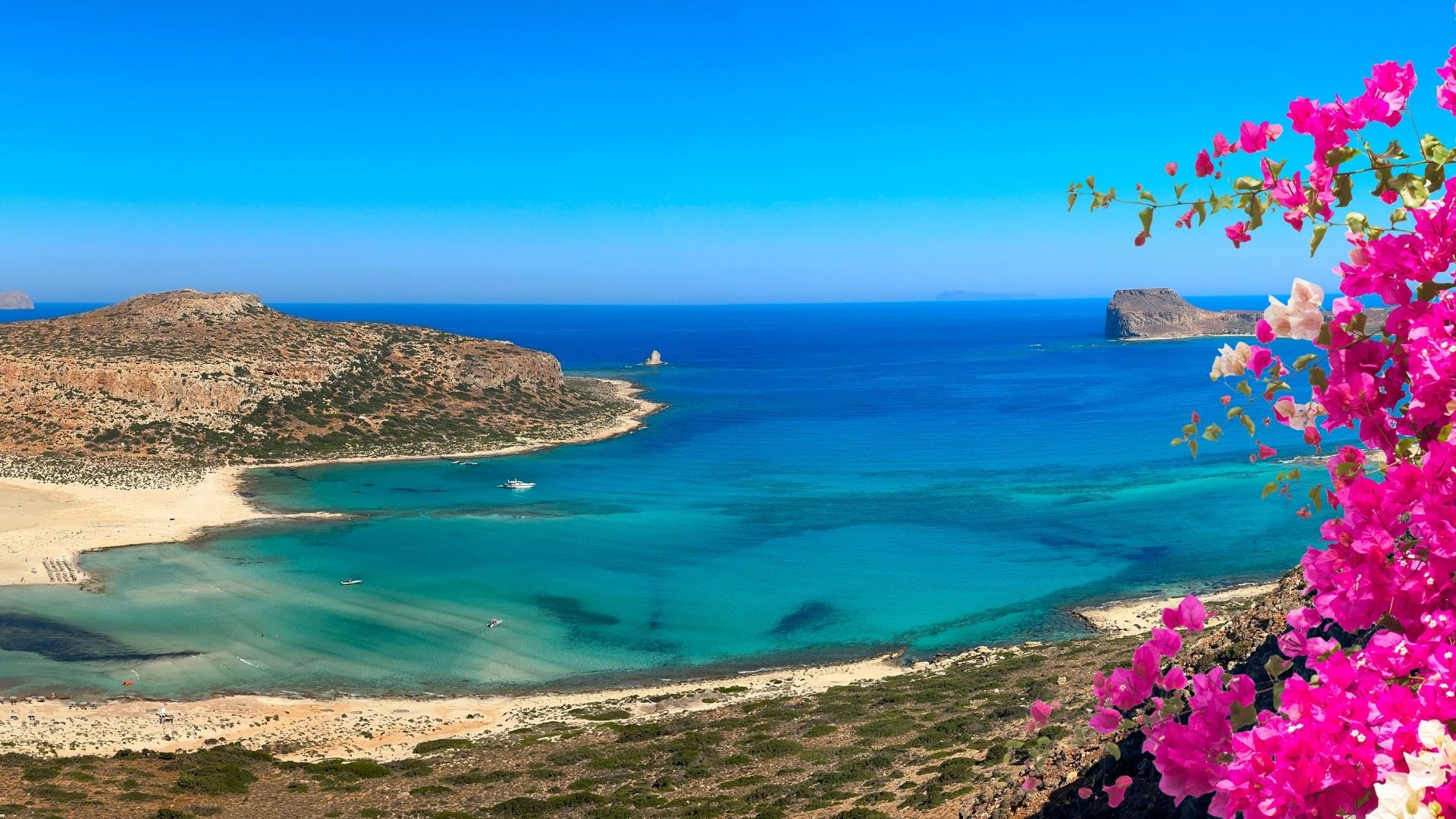 Türkisfarbene Lagune von Balos und Bougainvilleen - Kreta - Griechenland