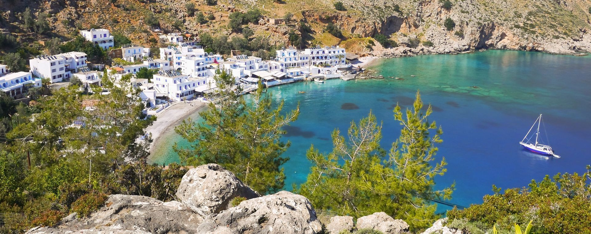 Village blanc de Loutro et baie turquoise - Crète - Grèce